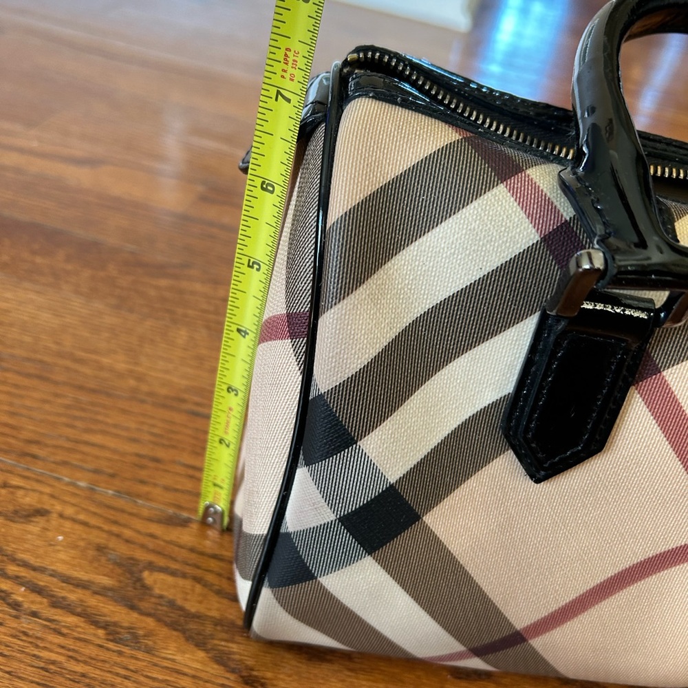 Burberry Beige/Black Nova Check PVC and Patent Leather Chester Bag - Picture 7 of 12